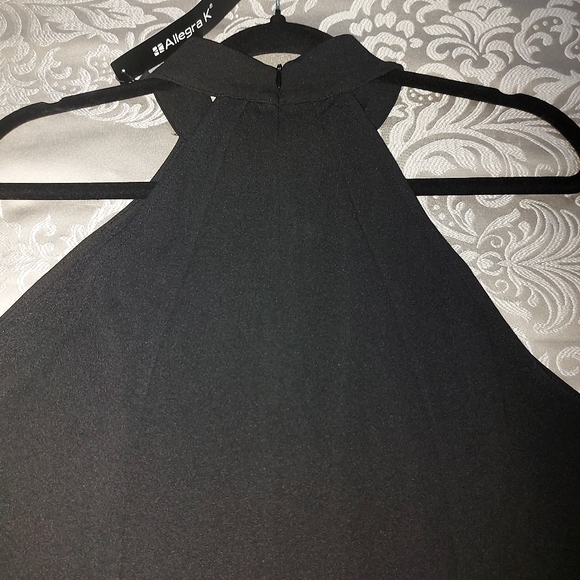 Ladies Peplum Halter top XL - Picture 3 of 3